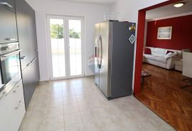 POREČ-stan s privatnim bazenom, Poreč, Appartment