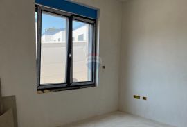 Poreč, atraktivan  stan u prizemlju s vlastitim vrtom, Poreč, Appartement