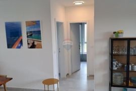 Vabriga, stan s pogledom na more i liftom, Poreč, Appartement