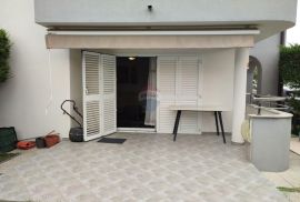 Baška - prizemlje 66m2, okućnica 90m2, Baška, Daire