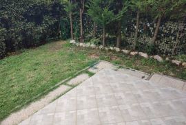 Baška - prizemlje 66m2, okućnica 90m2, Baška, Daire