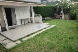 Baška - prizemlje 66m2, okućnica 90m2, Baška, Daire