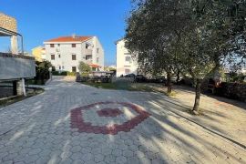 Otok Krk, Porat, 2S+DB, 82 m2,okućnica 348 m2, Malinska-Dubašnica, Wohnung