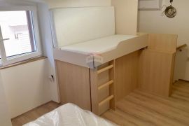 Baška - uređeni dvoetažni stan 23m2, Baška, Appartment