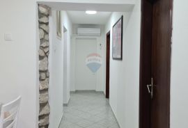 Istra, Poreč dva stana u prizemlju vrhunska lokacija, Poreč, Apartamento