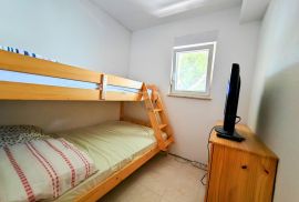 OTOK KRK-GRAD KRK,apartman u prizemlju sa vrtom, Krk, Wohnung