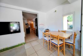 OTOK KRK-GRAD KRK,apartman u prizemlju sa vrtom, Krk, Wohnung