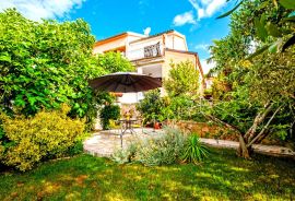 Rovinj,velika obiteljska kuća sa apartmanima,Lamanova, Rovinj, Дом