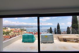 OPATIJA,CENTAR- penthouse, otvoreni pogled na more, garaža, lift, Opatija, Διαμέρισμα