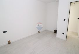 POREČ, centar- stan s garažom u novogradnji, Poreč, Appartement