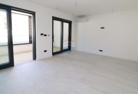 POREČ, centar- stan s garažom u novogradnji, Poreč, Appartement