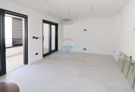 POREČ, centar- stan s garažom u novogradnji, Poreč, Appartement