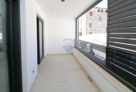 POREČ, centar- stan s garažom u novogradnji, Poreč, Appartement