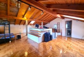 OPATIJA,BREGI- kuća 395.45 m2 na parceli 860 m2 sa pogledom na more, Matulji, Ev