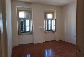 Istra, Pula stan u centru za adaptaciju 72,90 m2, Pula, Apartamento