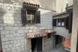 Cres,Grad Cres, autohtona kuća 65 m2, 150 m od gradske rive, Cres, Σπίτι