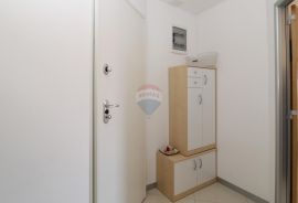 Istra, Novigrad, stan s pogledom na more i garažom, 1. kat, Novigrad, Flat