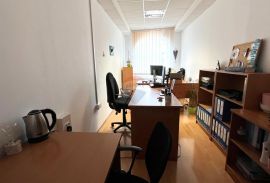 Poreč centar, poslovni prostor 92 m2, Poreč, Gewerbeimmobilie