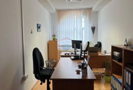 Poreč centar, poslovni prostor 92 m2, Poreč, Gewerbeimmobilie