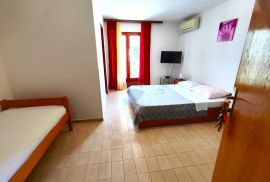 Rovinj-veliki stan,88m2-,200 m od uređene plaže+parking mjesto, Rovinj, Apartamento