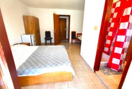 Rovinj-veliki stan,88m2-,200 m od uređene plaže+parking mjesto, Rovinj, Apartamento