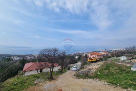 RIJEKA,KOSTRENA- kuća 4S+DB sa bazenom i panormskim pogledom na more, Kostrena, House