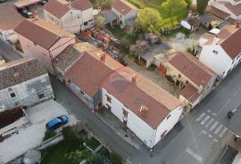 Istra - Rovinjsko Selo - kuća u nizu 120 m2 za renovaciju, Rovinj, Haus