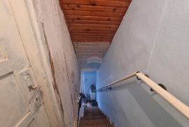 Istra - Rovinjsko Selo - kuća u nizu 120 m2 za renovaciju, Rovinj, Haus