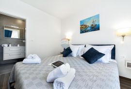 Rovinj,savršen stan u novogradnji s ukupno 3 stana,85m2+parking, Rovinj, Wohnung