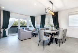 Rovinj,savršen stan u novogradnji s ukupno 3 stana,85m2+parking, Rovinj, Daire