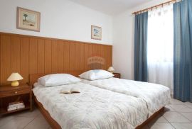 Istra, Novigrad, okolica, kuća 130 udaljena od mora, Novigrad, Casa