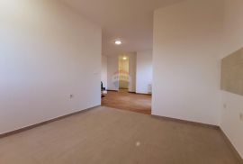 Lovran, stan 60m2, novogradnja, 2 kat, balkon, parking, Lovran, Appartamento