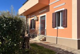 Istra, Umag Punta, prostrani stan prvi red do mora, Umag, Appartement