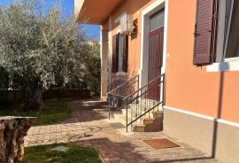 Istra, Umag Punta, prostrani stan prvi red do mora, Umag, Appartement