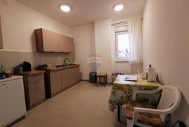 Lovran, 1S+DB od 60m2 u novogradnji, 1 kat, balkon, parking, Lovran, Flat