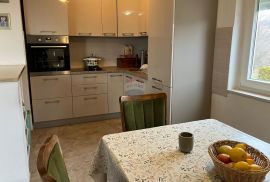 Rijeka, Gornja Drenova – samostojeća kuća s okućnicom 750 m2, Rijeka, Haus