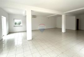 Stan Novigrad , Istra 135m2 , 4 spavaće sobe, Novigrad, Appartamento