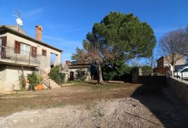 SVETI LOVREČ- kamena kuća, Sveti Lovreč, Casa