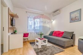 Istra, Pula, centar, stan u novoj zgradi sa garažom, Pula, Appartement