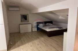 OTOK KRK-NJIVICE,apartman u potkrovlju, Omišalj, Daire