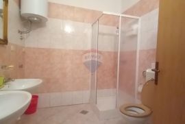 Istra, Pula, Veruda, poslovni prostor za tihu djelatnost, Pula, Commercial property