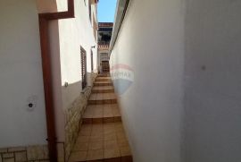 Istra, Pula, Veruda, poslovni prostor za tihu djelatnost, Pula, Commercial property