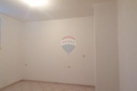 Istra, Pula, Veruda, poslovni prostor za tihu djelatnost, Pula, Commercial property