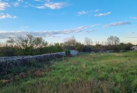 Istra, Kanfanar -  kamena kuća + 1.625 m2 građevinsko, pogled more, Kanfanar, Дом