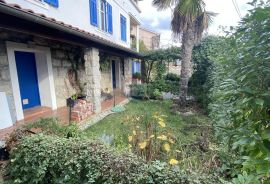 Opatija - samostojeća villa 294 m2 s okućnicom 860 m2, Opatija - Okolica, بيت