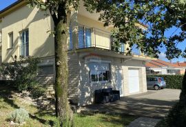 Rijeka, samostojeća villa 400 m2, 3 stana, Rijeka, Kuća