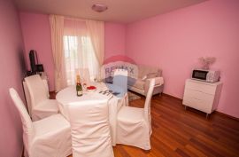 Crikvenica- kuća sa 5 apartmana 150m od mora, Crikvenica, Famiglia