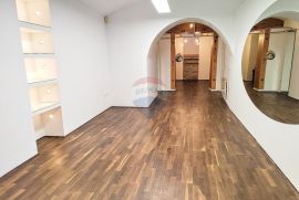 Zagreb; Donji grad, lokal 40m2 na odličnoj lokaciji, Zagreb, Εμπορικά ακίνητα