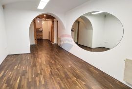 Zagreb; Donji grad, lokal 40m2 na odličnoj lokaciji, Zagreb, Εμπορικά ακίνητα