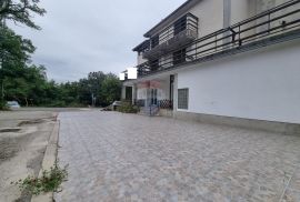 OPATIJA,MATULJI- Poslovni prostor 275 m2 sa velikim parkingom na frekventnoj lokaciji, Matulji, Ticari emlak